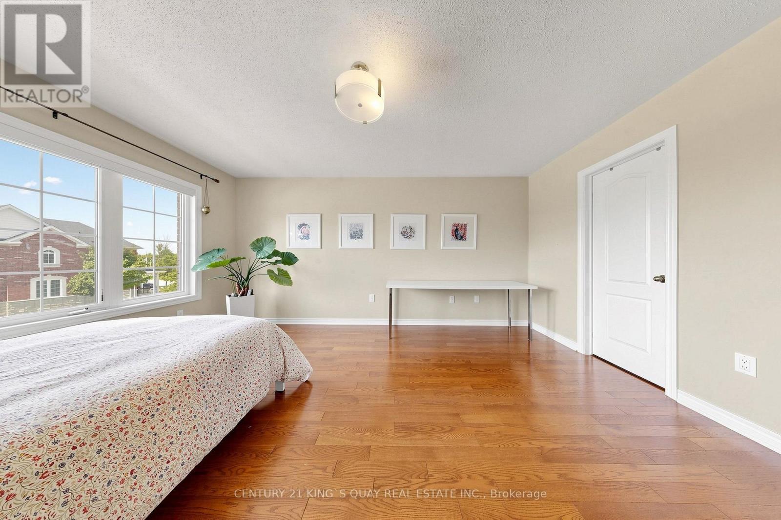 44 DAME GRUEV DRIVE - 28