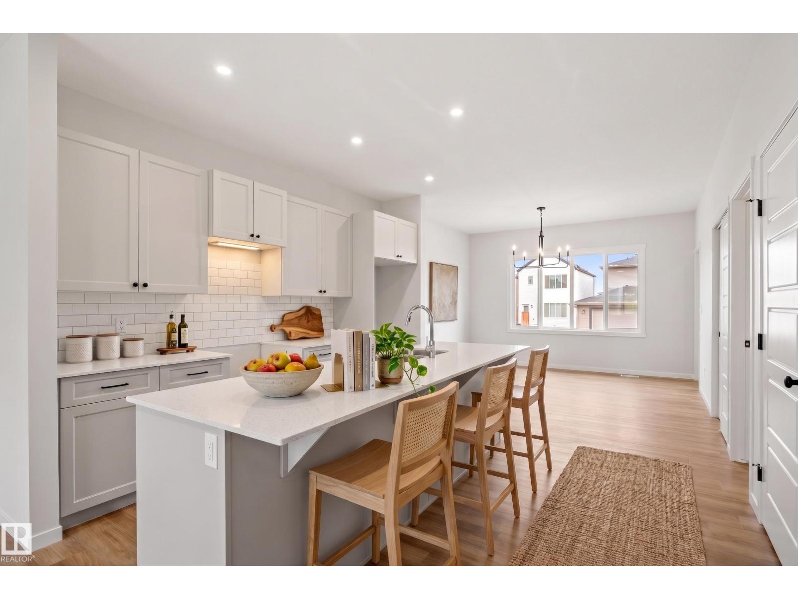 1224 MCLEOD AV