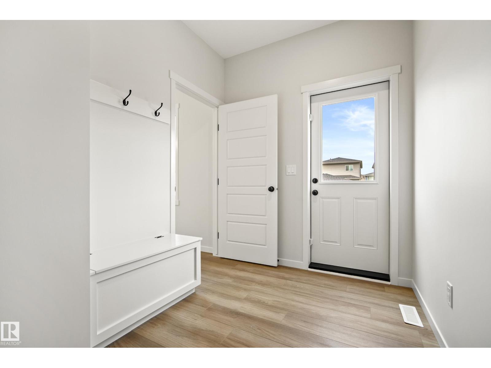 1224 MCLEOD AV - Image 20