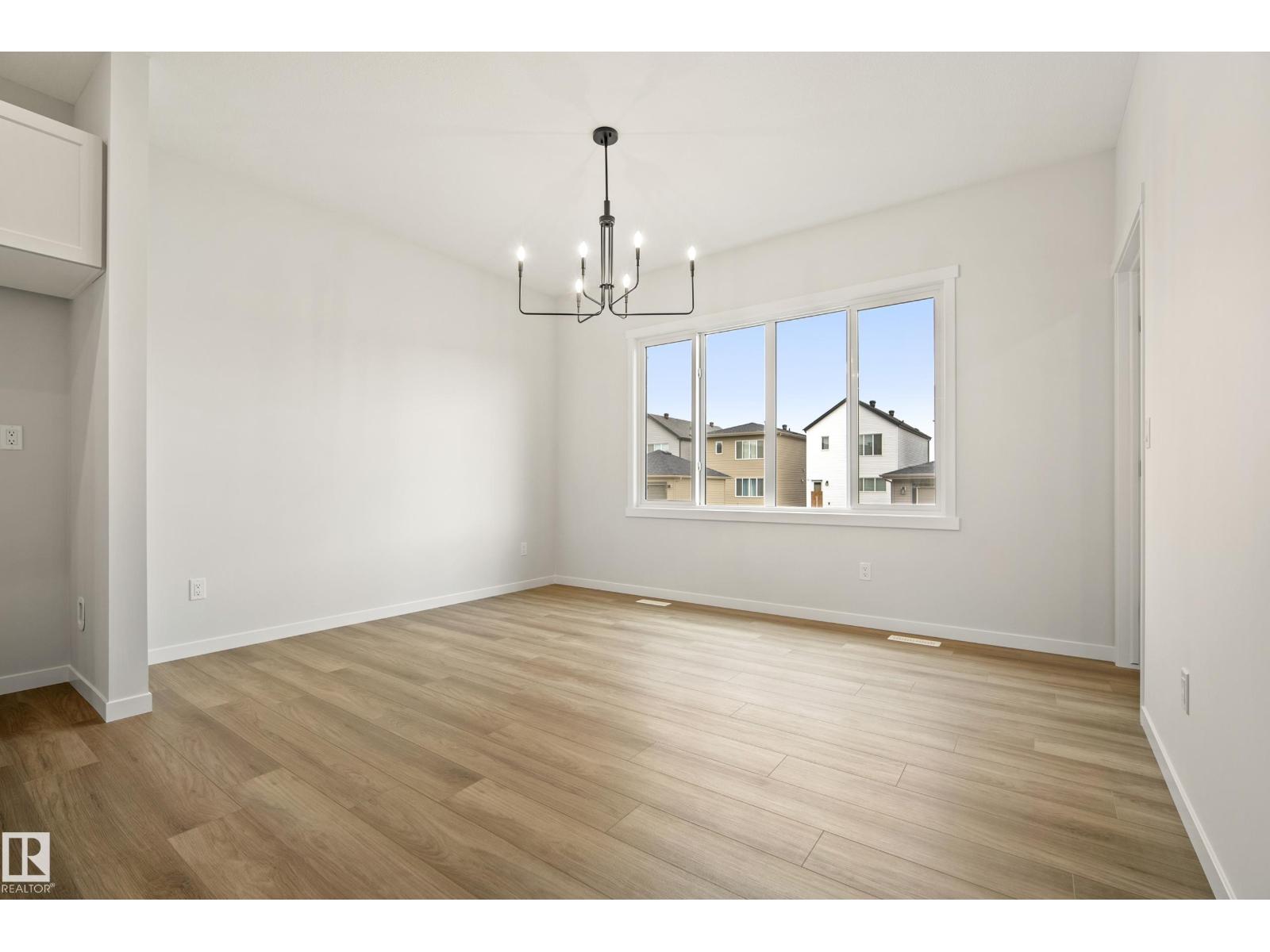 1224 MCLEOD AV - 18