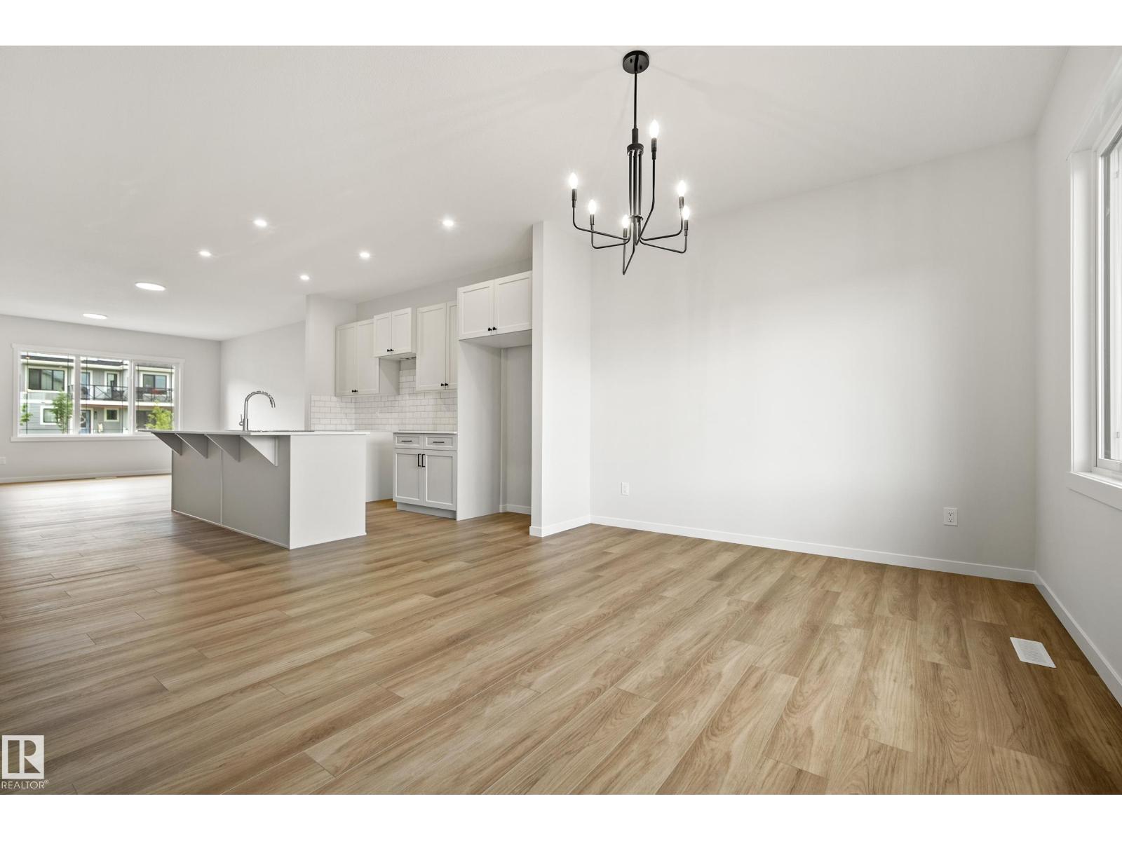 1224 MCLEOD AV - Image 19