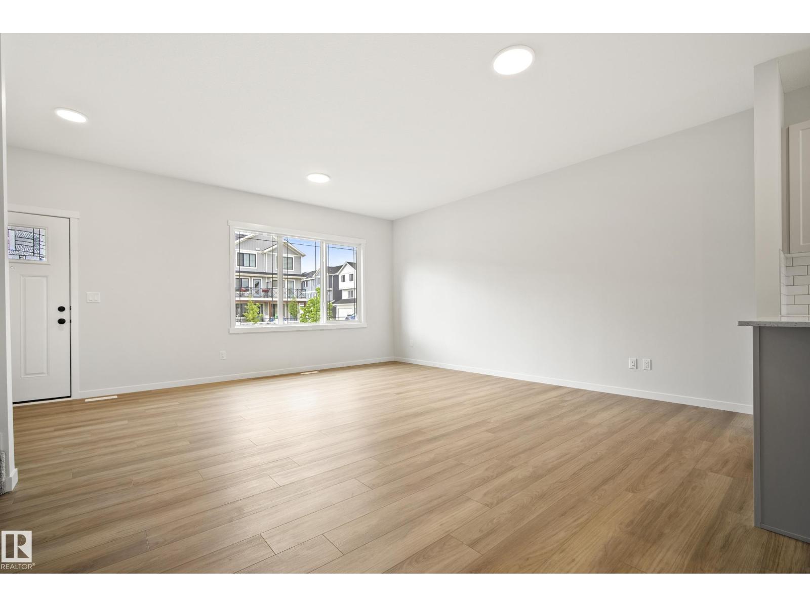 1224 MCLEOD AV - Image 8