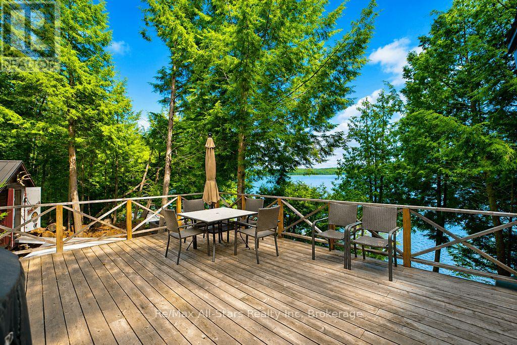 1142 SMOKE LAKE - 12