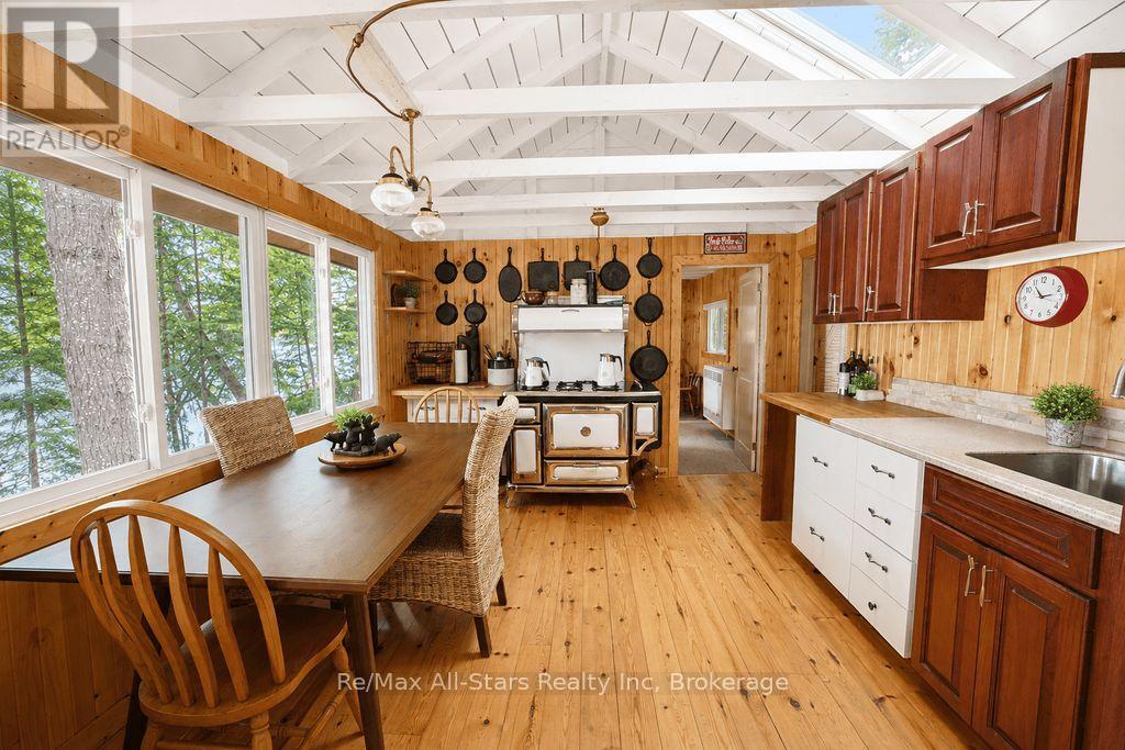 1142 SMOKE LAKE - 17