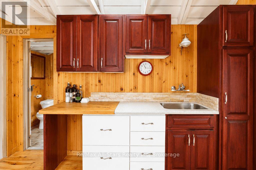 1142 SMOKE LAKE - Image 18