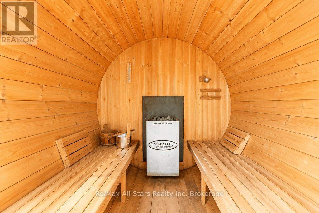 1142 SMOKE LAKE - 33