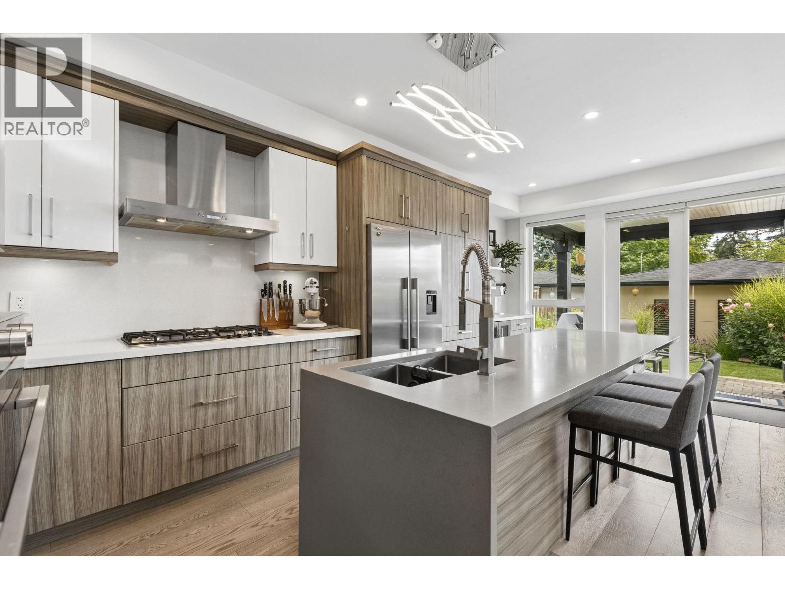 351 W 21ST STREET, North Vancouver