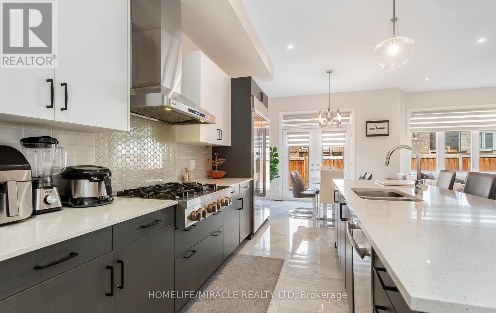 79 MEVIRA GARDENS - 16