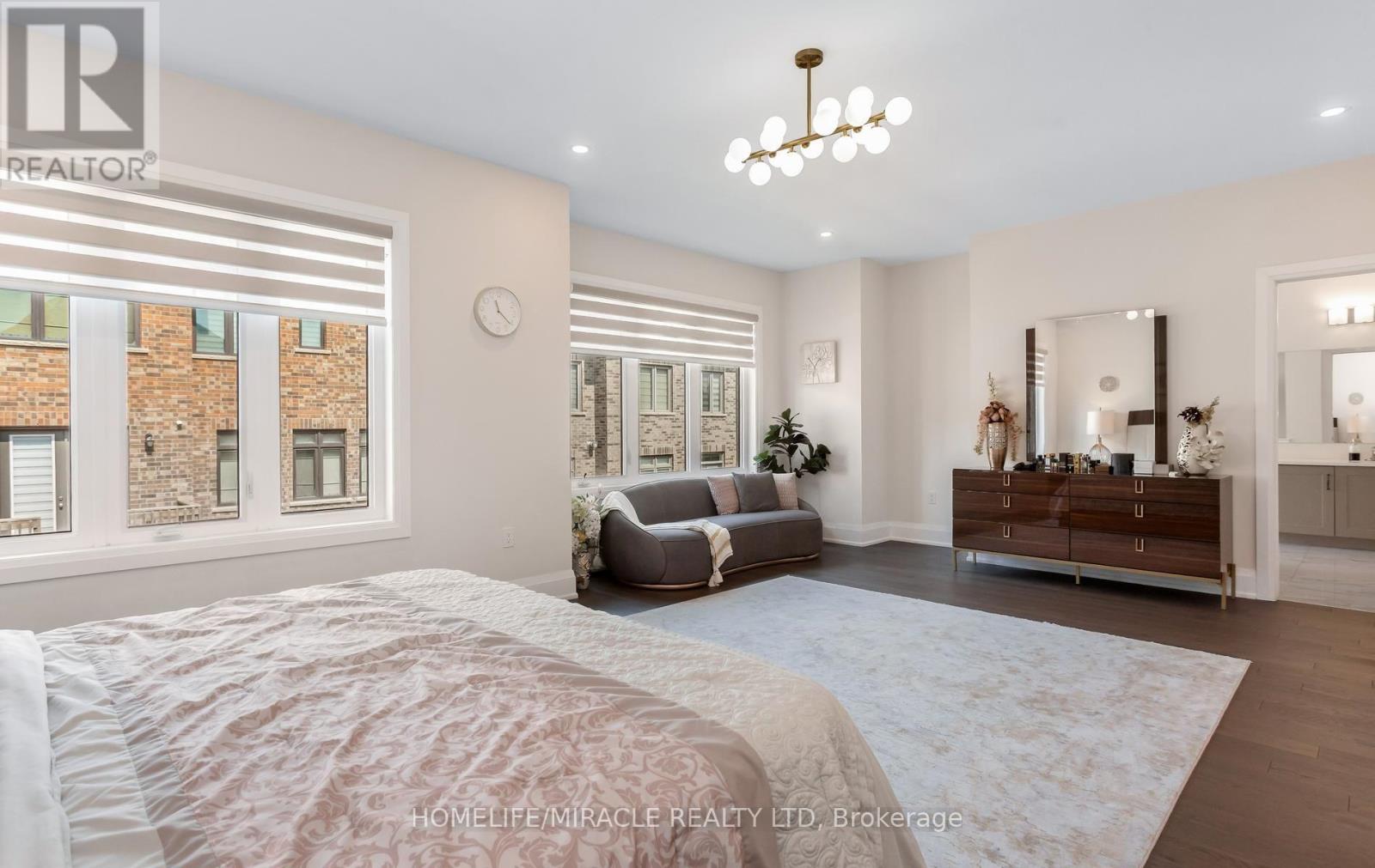 79 MEVIRA GARDENS - 30