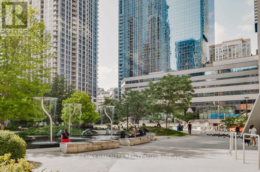 #6104 388 YONGE STREET - Image 4