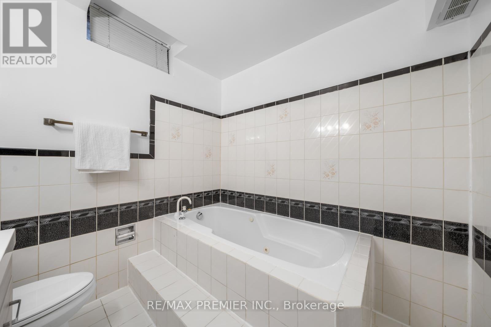 273 BELVIEW AVENUE - Image 41