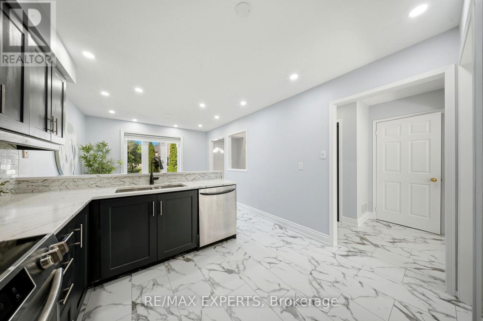 #113 5910 GREENSBORO DRIVE - Image 9