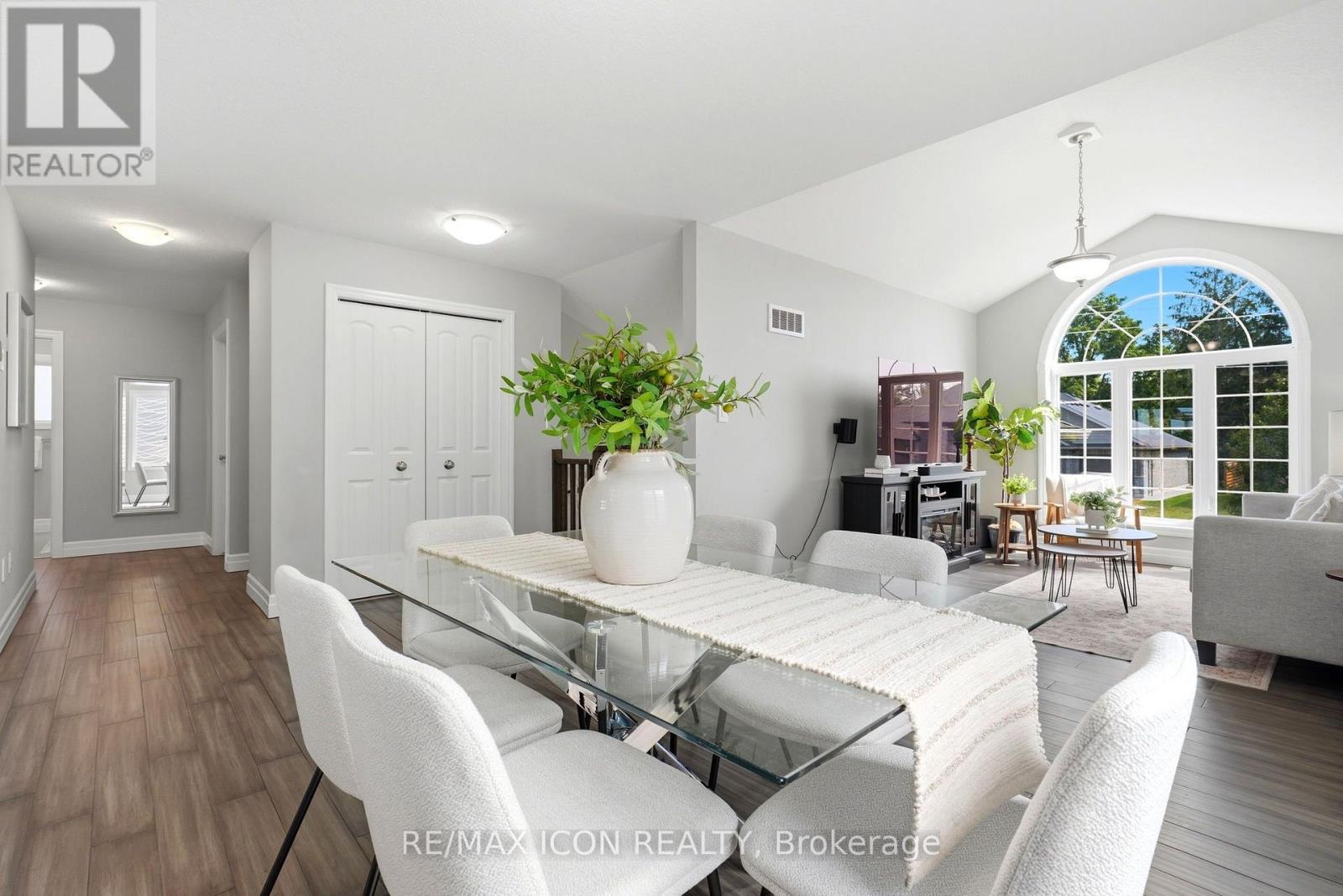 146 JACOB STREET W - 8