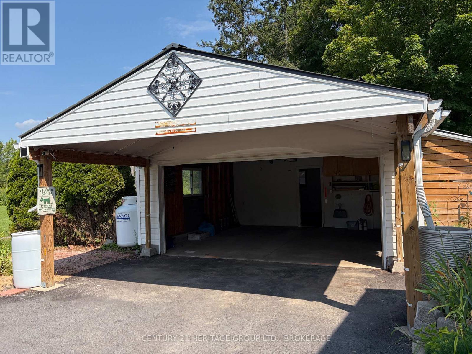 4309 MAPLE DRIVE - 34