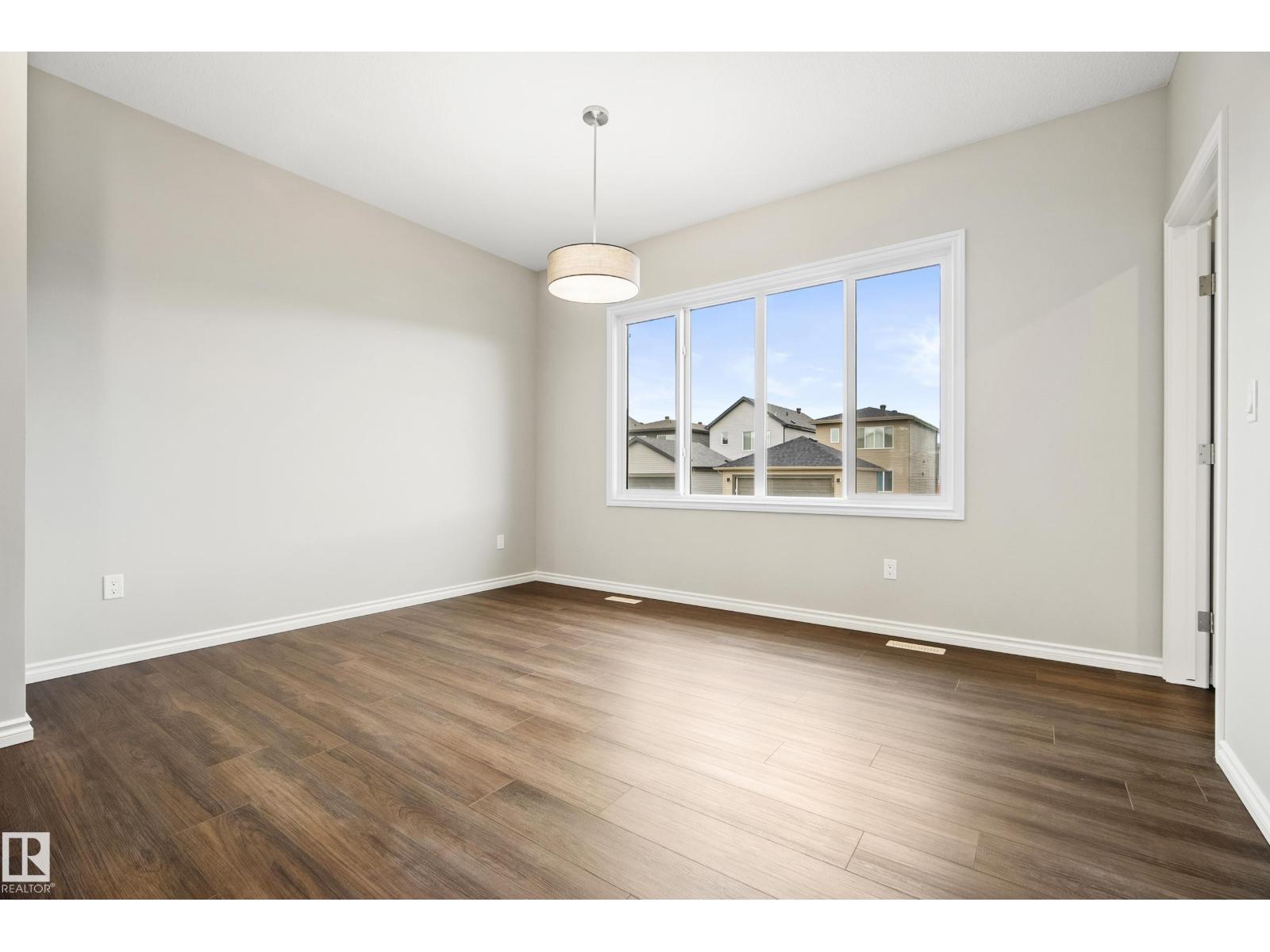 1222 MCLEOD AV - 18