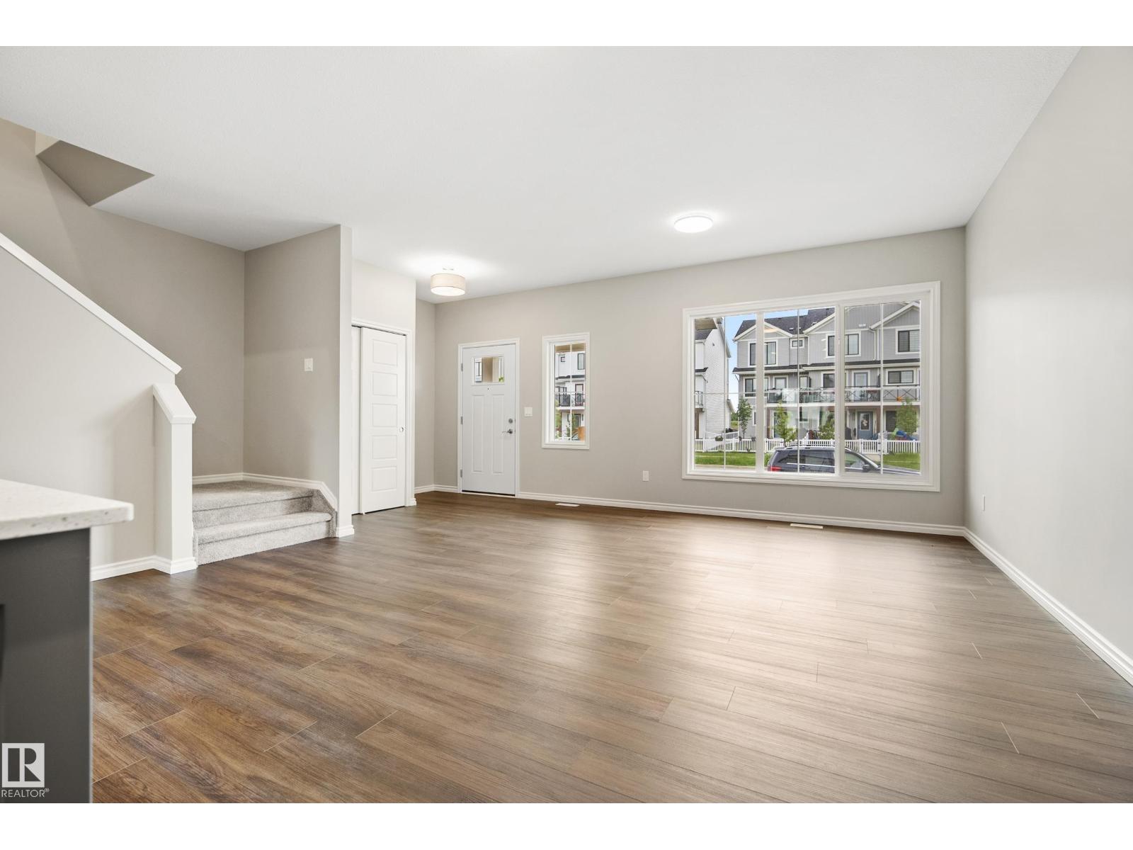 1222 MCLEOD AV - 11