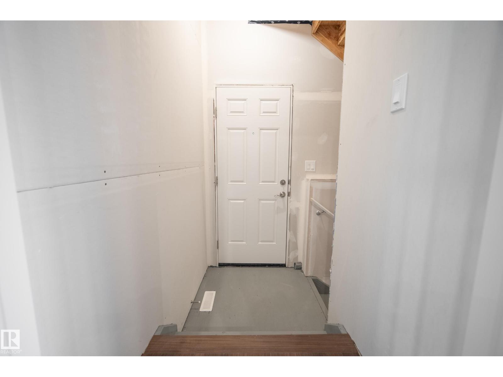 1222 MCLEOD AV - Image 24