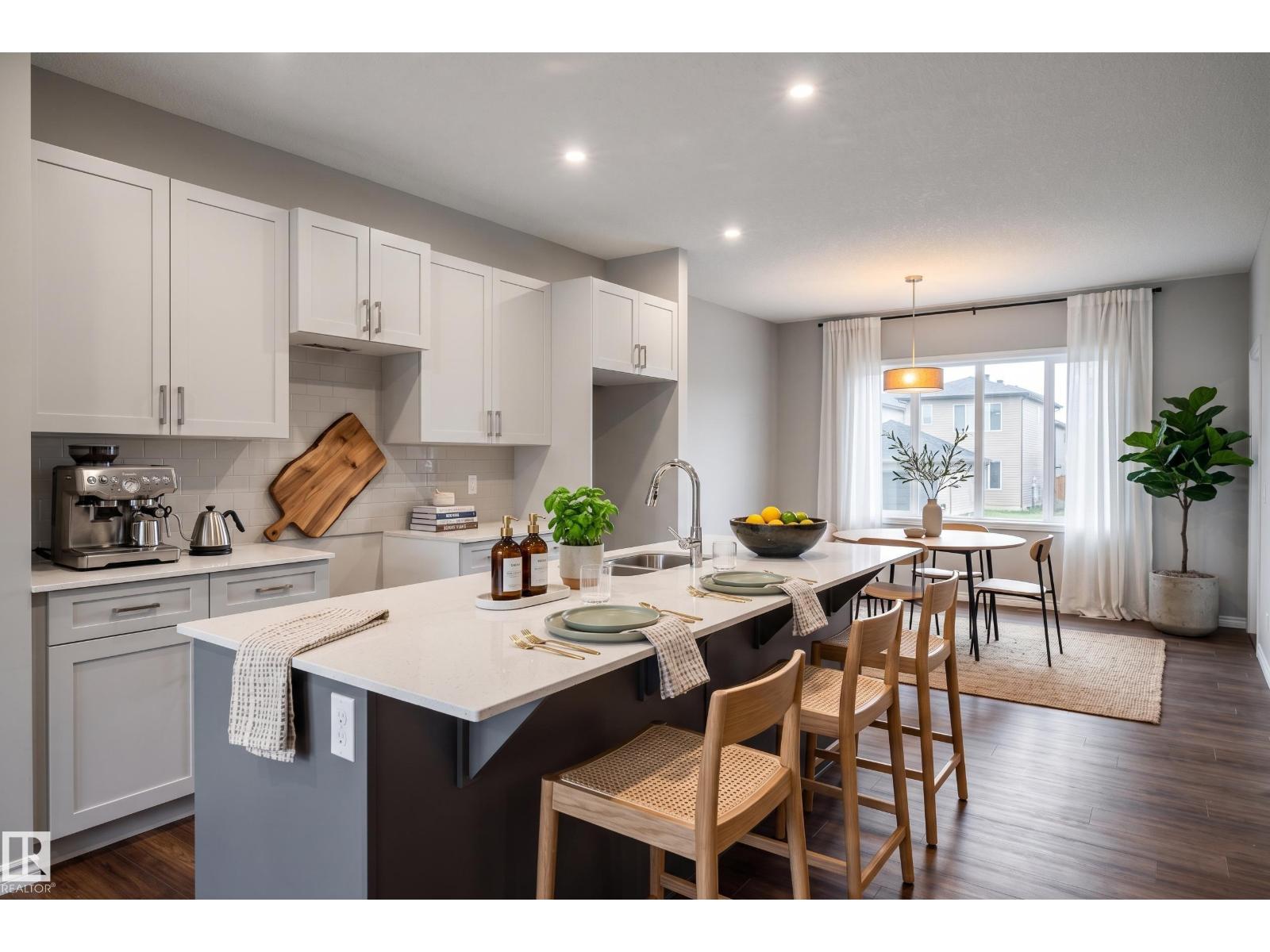 1222 MCLEOD AV - 12