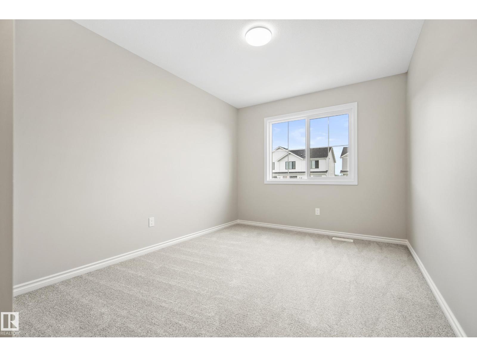 1222 MCLEOD AV - 34