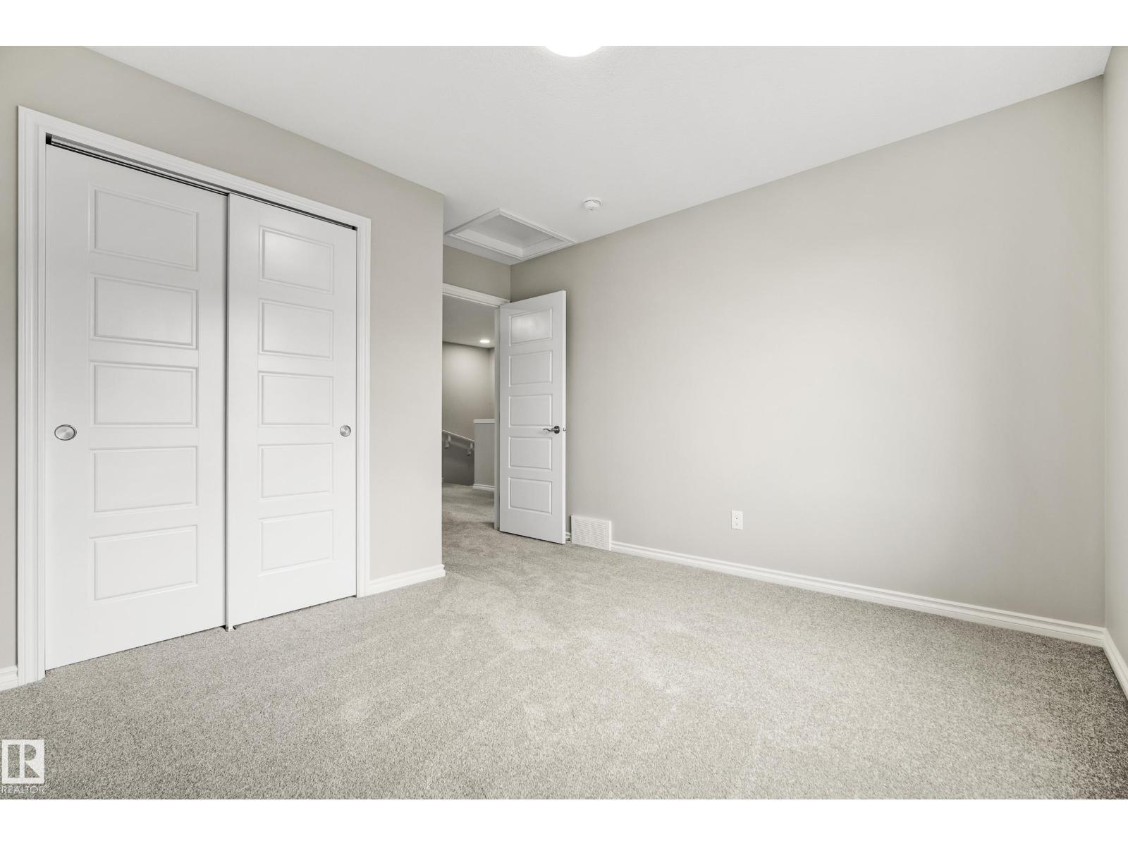 1222 MCLEOD AV - 37