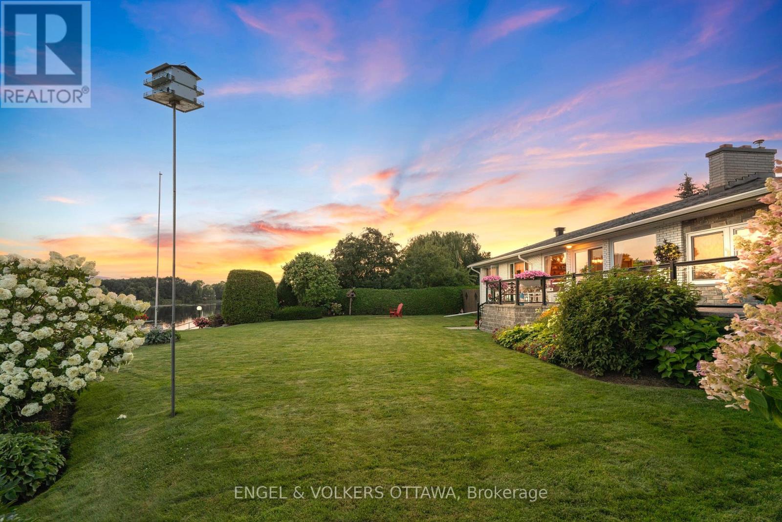 5046 MOWATVIEW COURT - 12