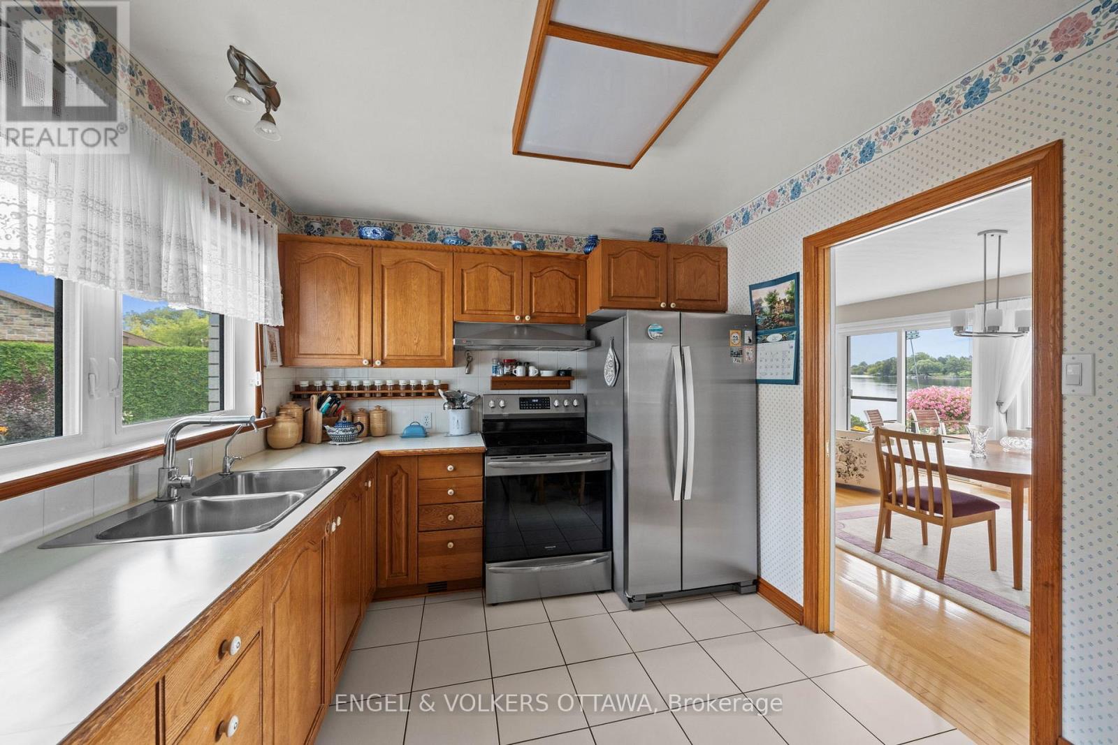 5046 MOWATVIEW COURT - 19