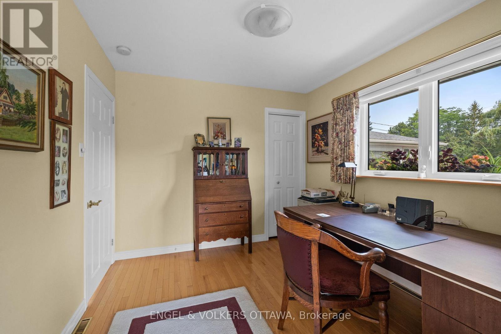 5046 MOWATVIEW COURT - 30