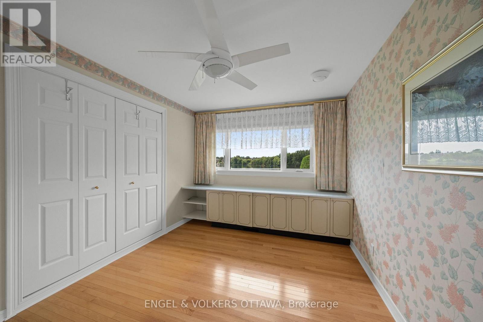 5046 MOWATVIEW COURT - 39