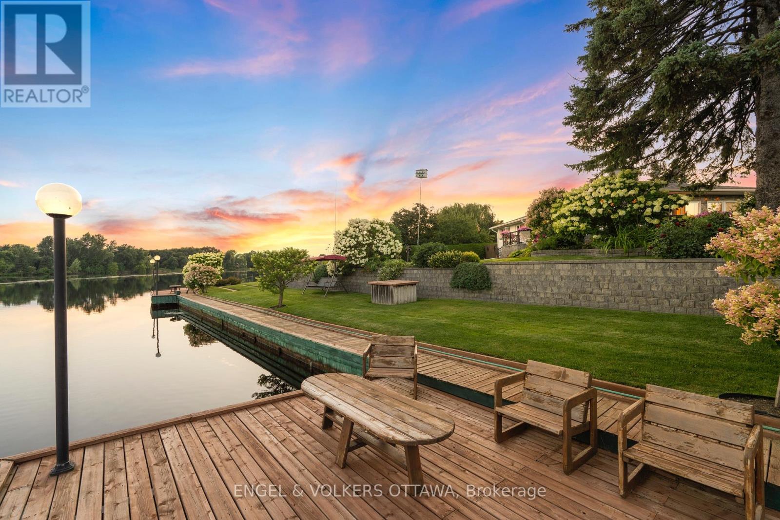 5046 MOWATVIEW COURT - 7