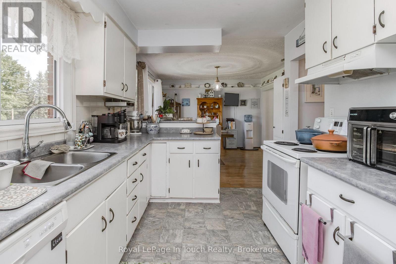 33 GRANDVIEW ROAD - 22