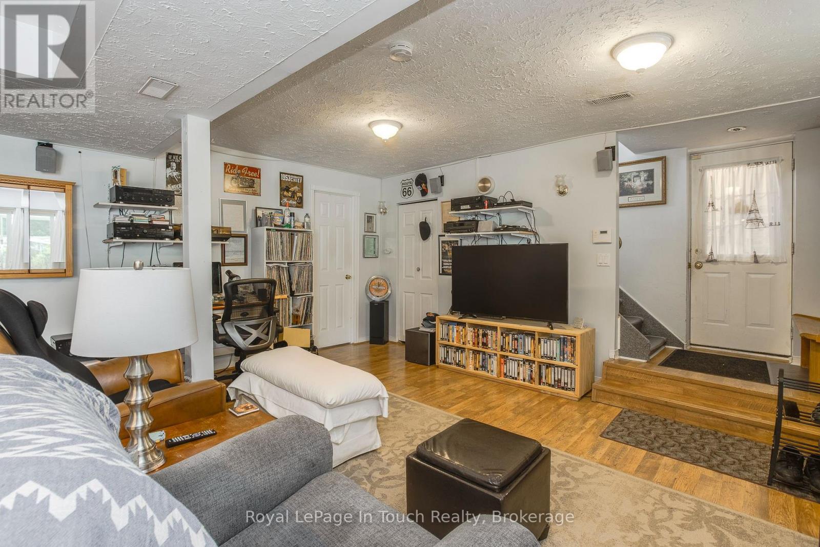 33 GRANDVIEW ROAD - Image 8