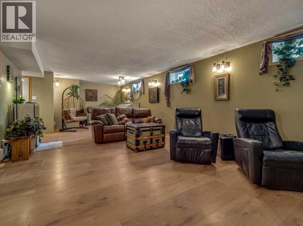 66 Heritage Road W - Image 30