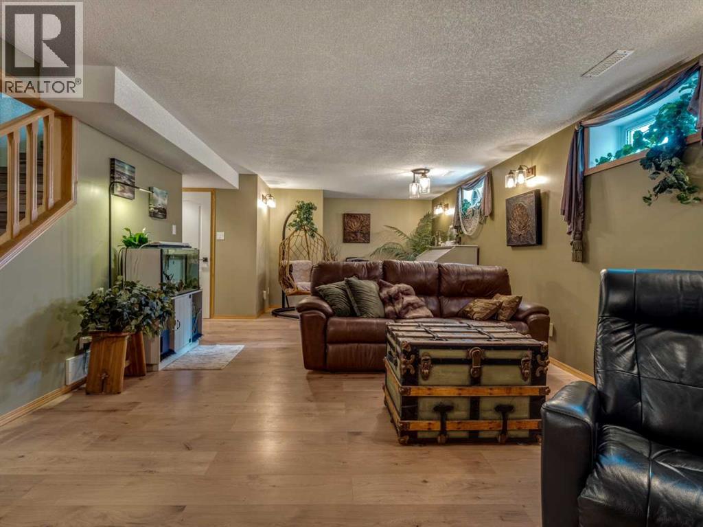 66 Heritage Road W - Image 32