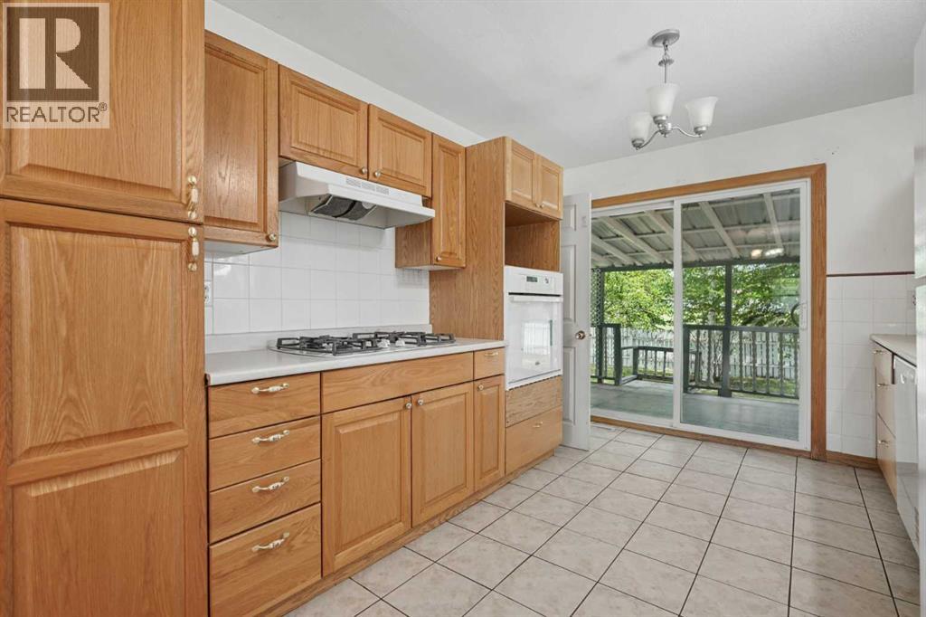 736 2 Street W - Image 8