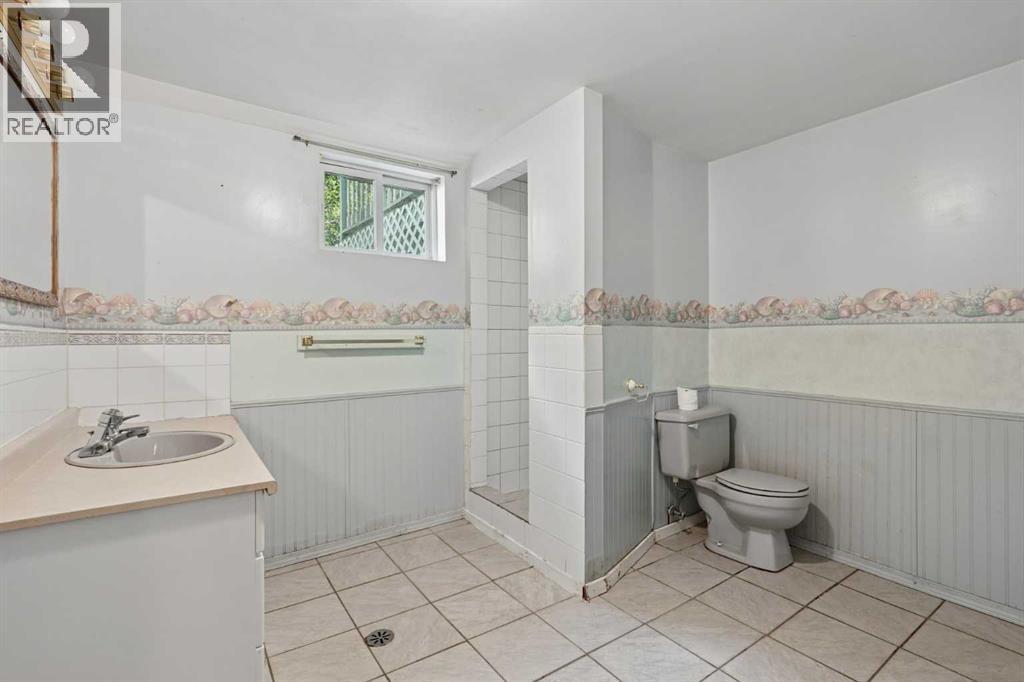 736 2 Street W - 29