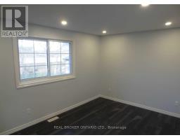 Upper - 18 Chippawa Court, Barrie, ON L4M5N8 Photo 18