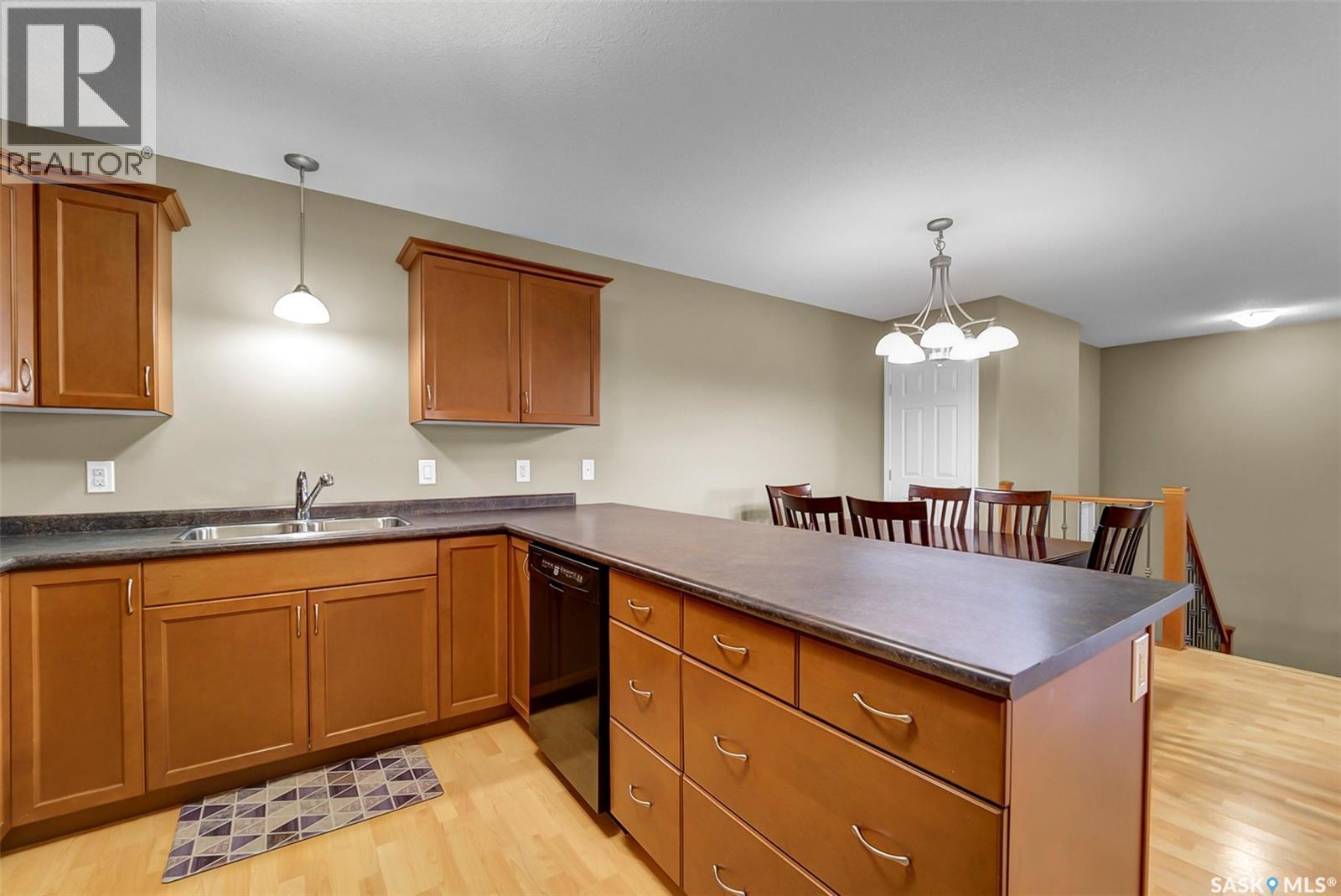 215 Augusta BOULEVARD - Image 17