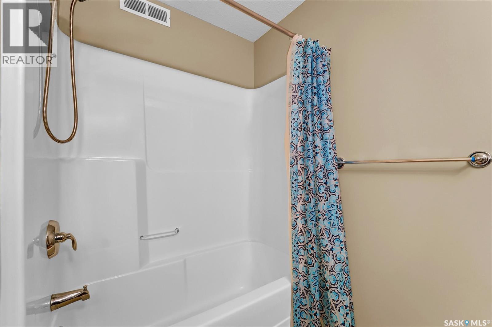 215 Augusta BOULEVARD - Image 23
