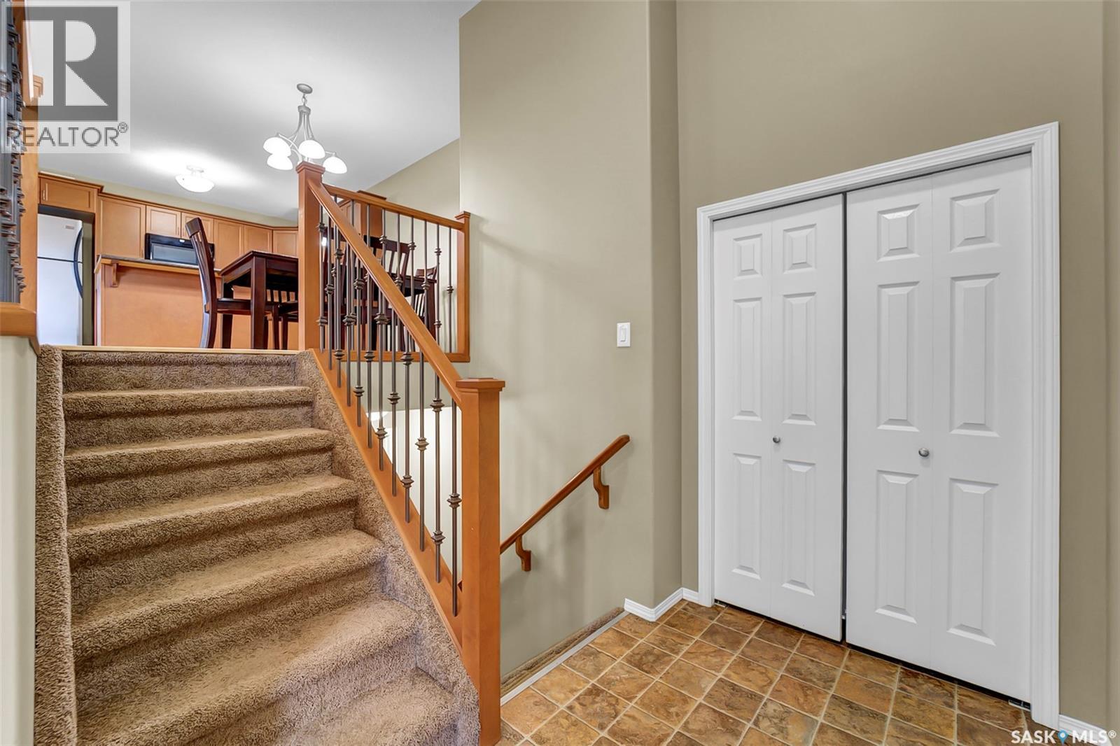215 Augusta BOULEVARD - Image 7