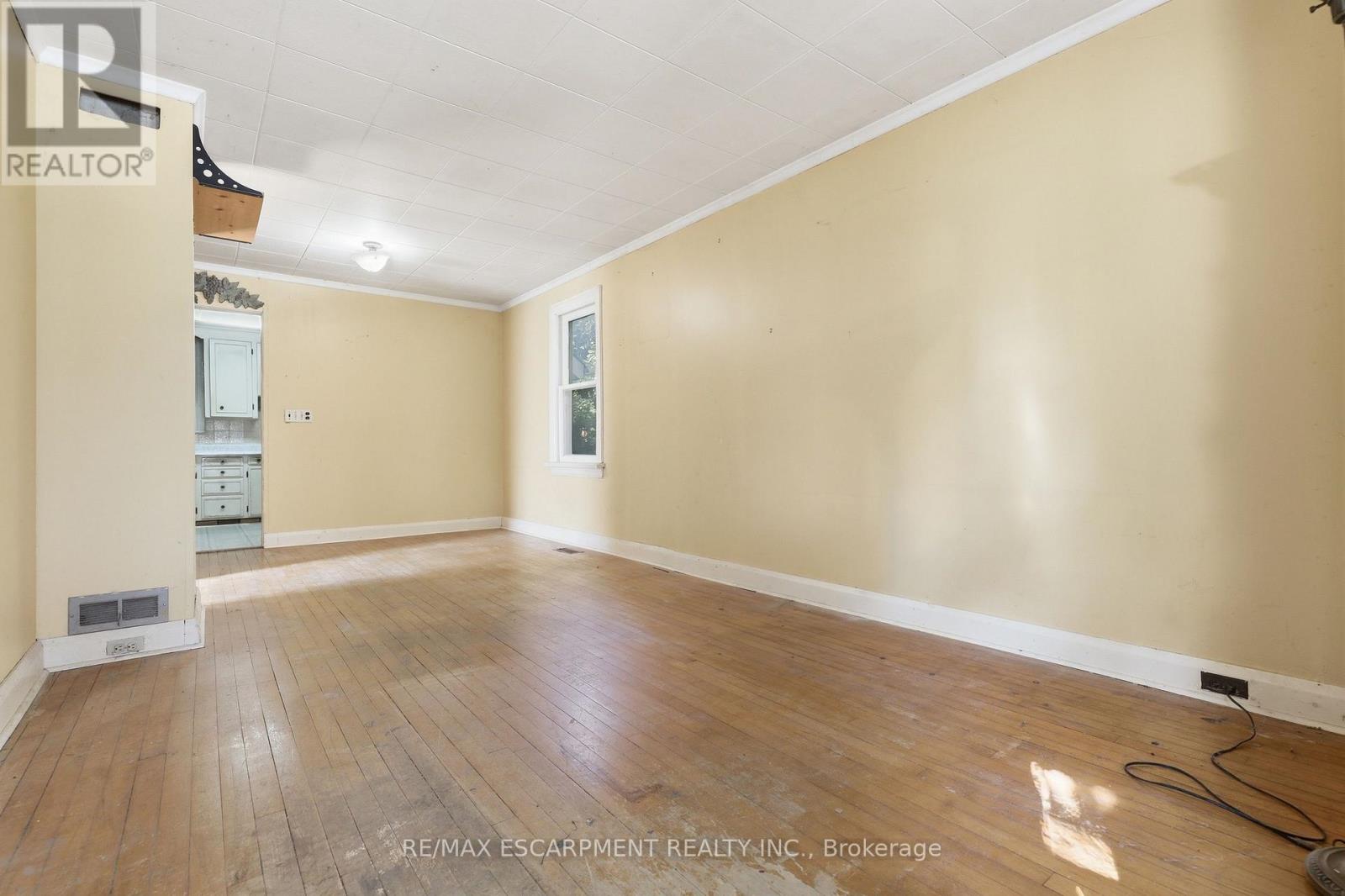 152 COMMERCIAL STREET - 27