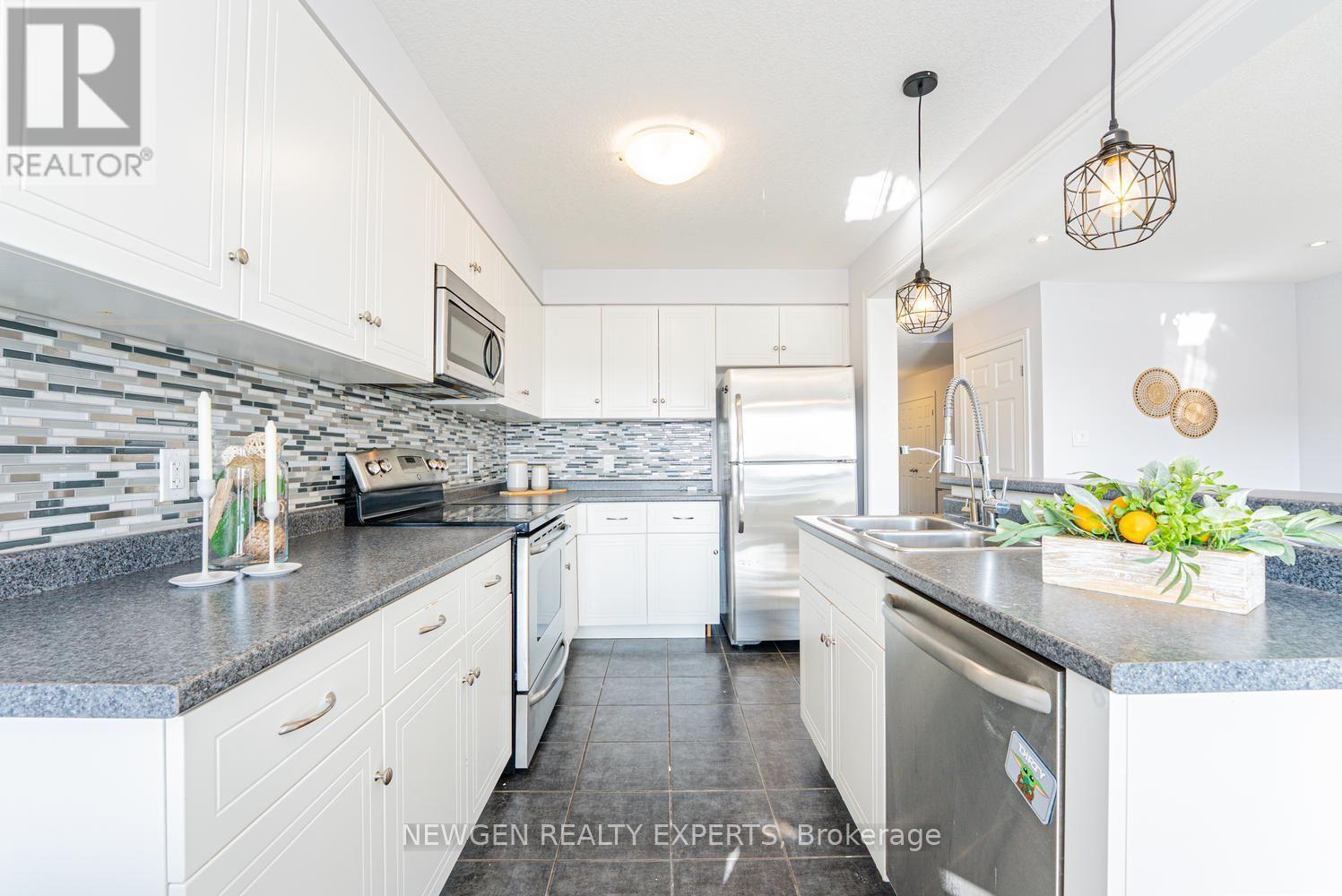 2025 DENVIEW AVENUE - Image 11