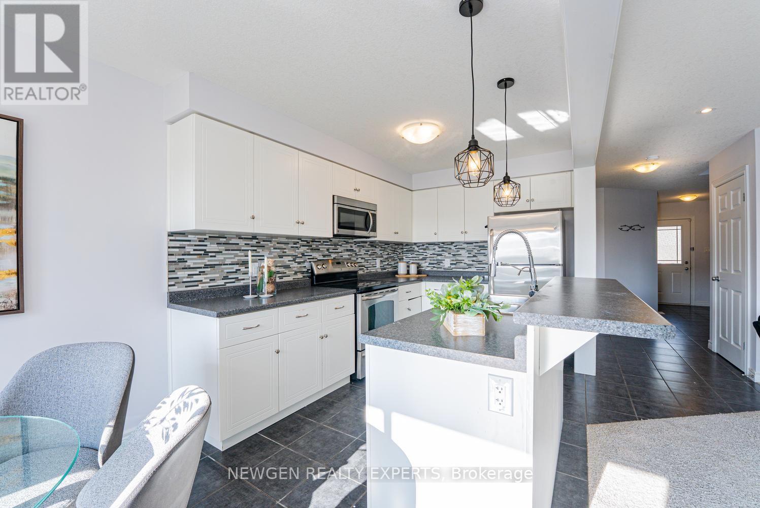 2025 DENVIEW AVENUE - Image 14