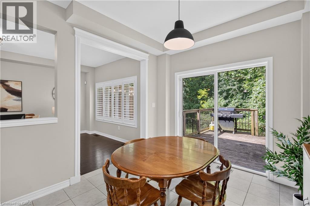 82 MAPLEVALE Drive - Image 12