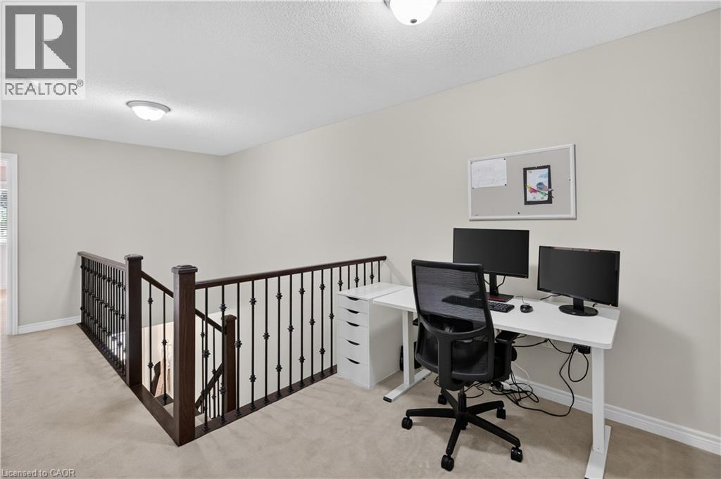 82 MAPLEVALE Drive - Image 20