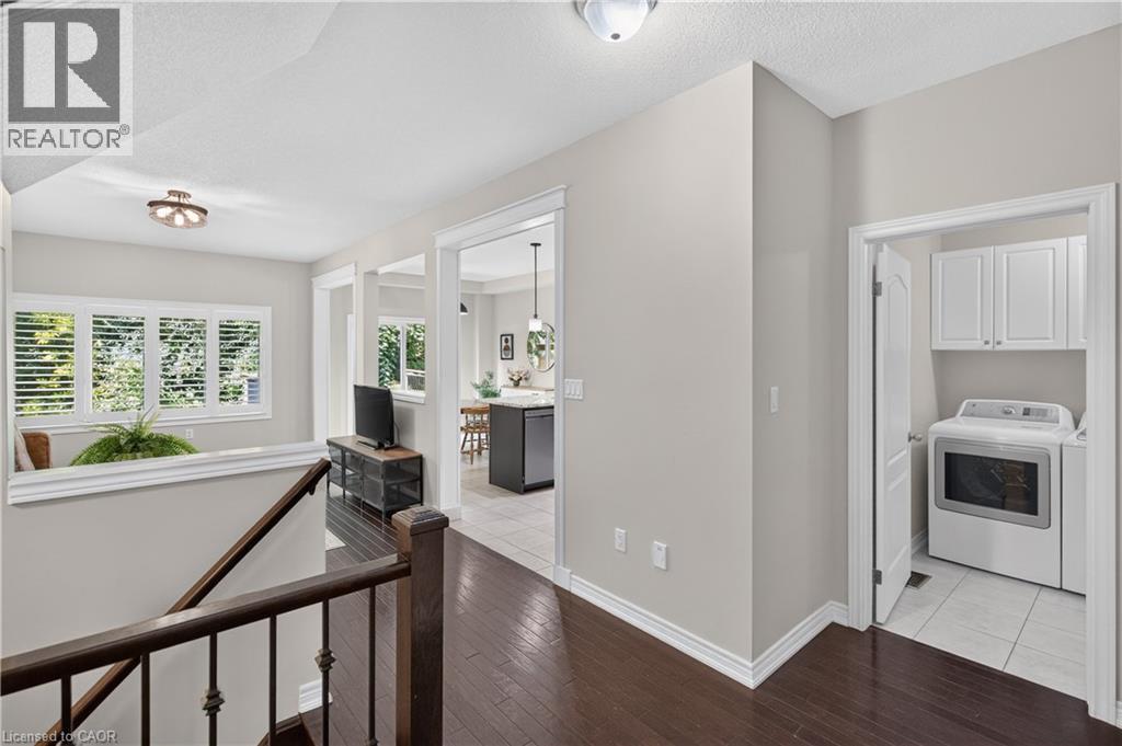 82 MAPLEVALE Drive - Image 5