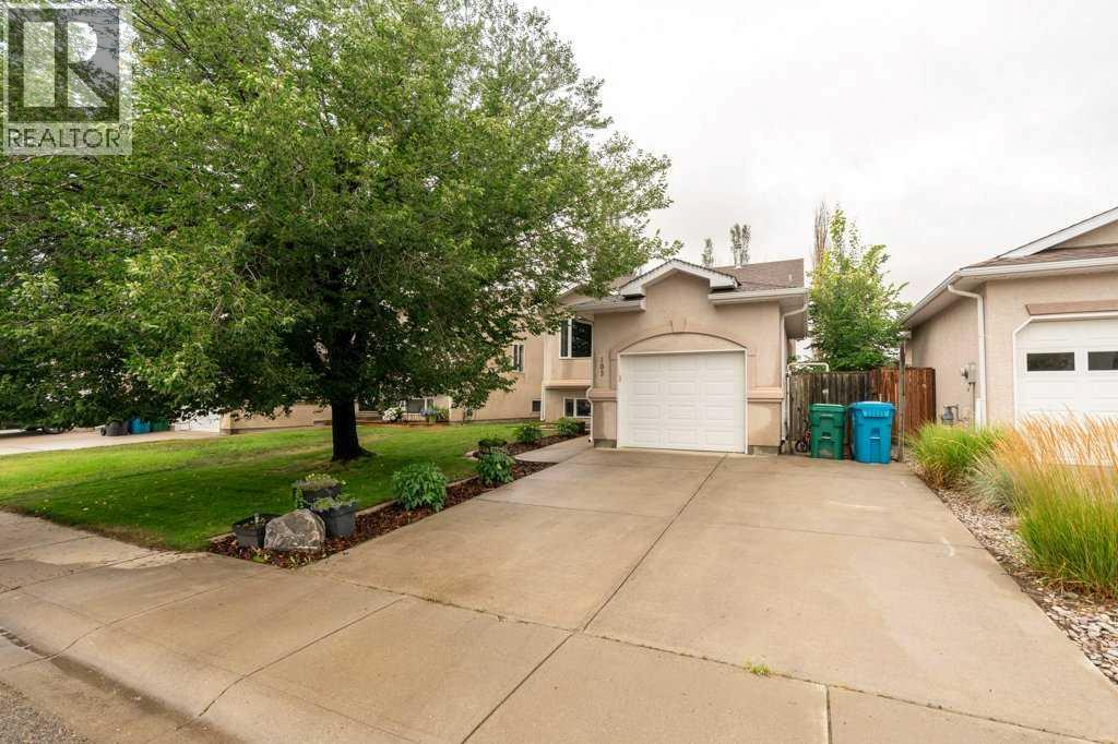103 Cowichan Court W - 2