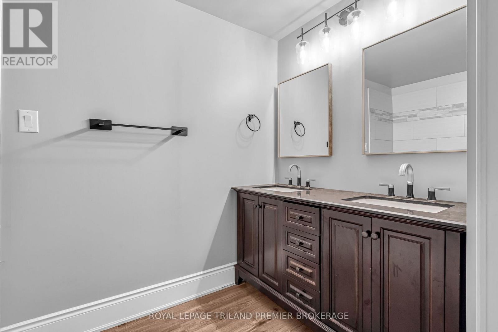 180 ALMA STREET - Image 20