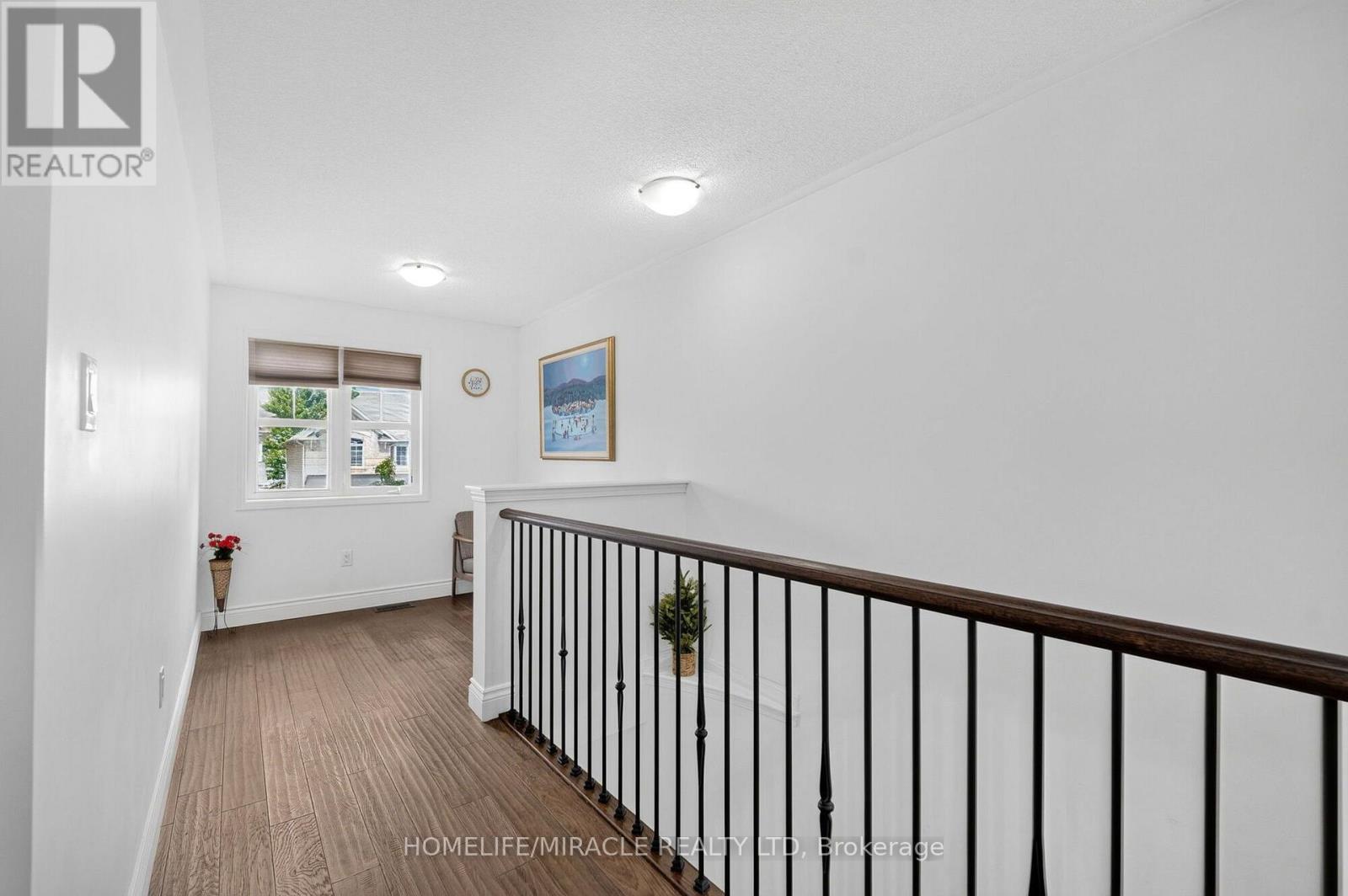 452 TYRONE CRESCENT - 16