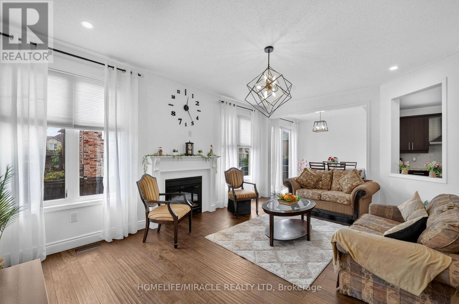 452 TYRONE CRESCENT - Image 25