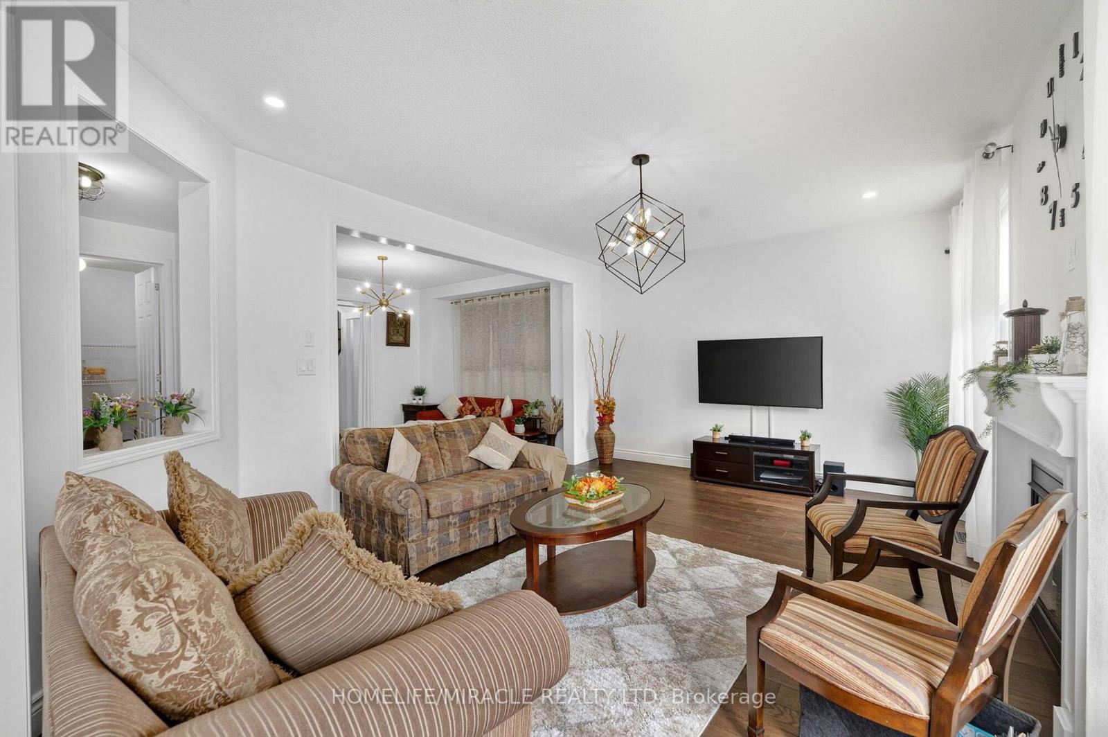 452 TYRONE CRESCENT - Image 27